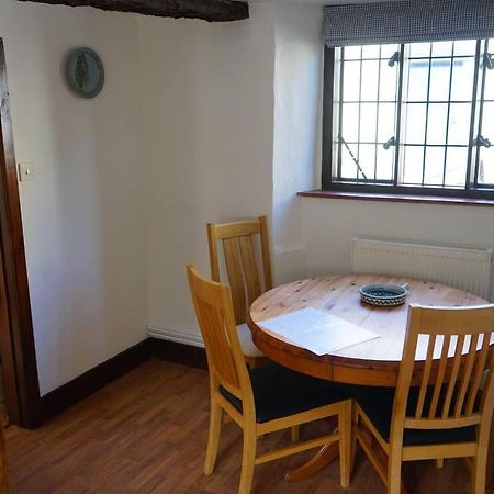 Villa Stunning Historic 2-Bed House in Shaftesbury Exterior foto