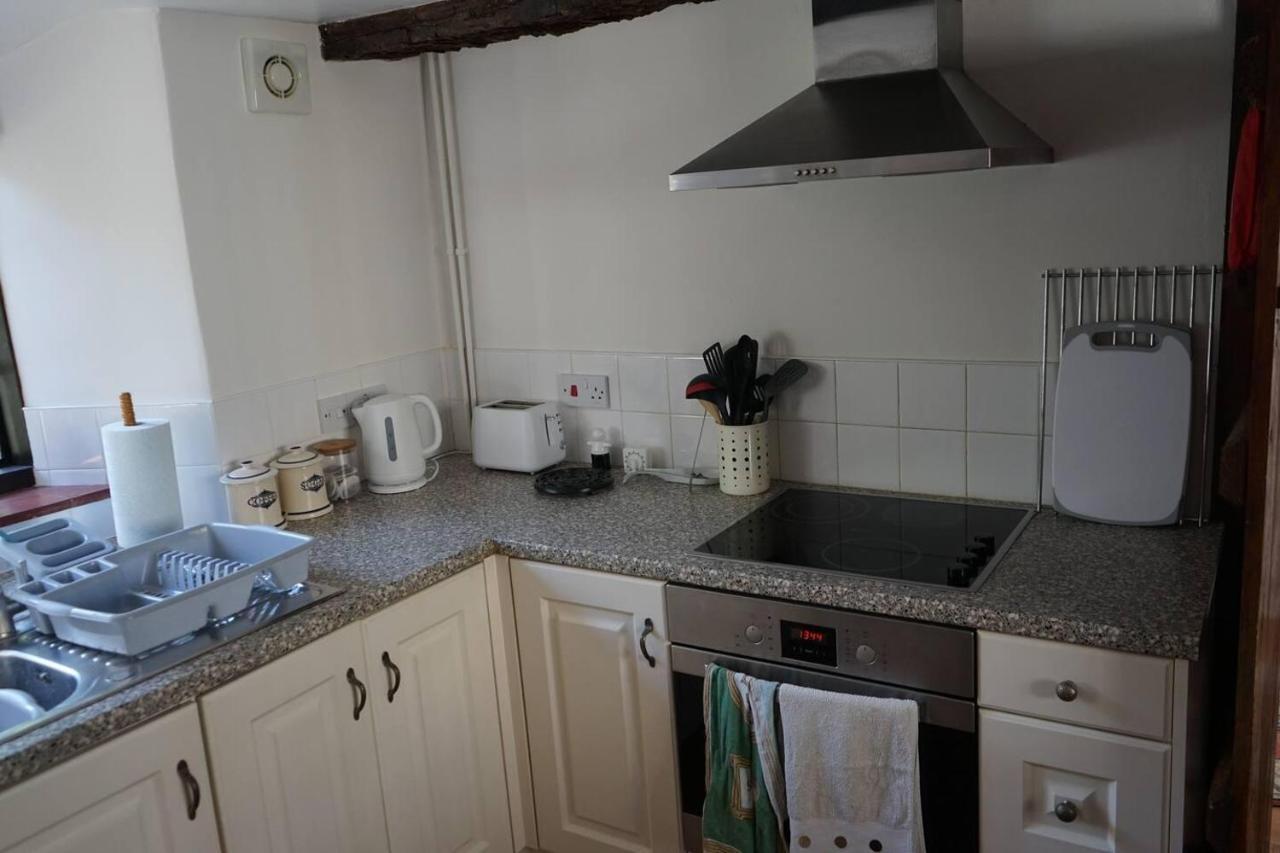 Villa Stunning Historic 2-Bed House in Shaftesbury Exterior foto