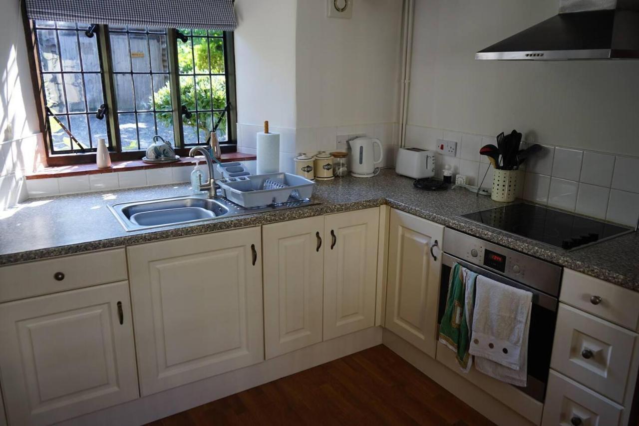 Villa Stunning Historic 2-Bed House in Shaftesbury Exterior foto