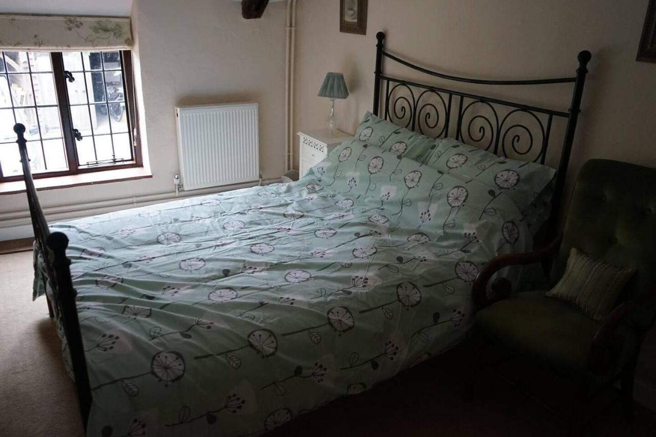 Villa Stunning Historic 2-Bed House in Shaftesbury Exterior foto
