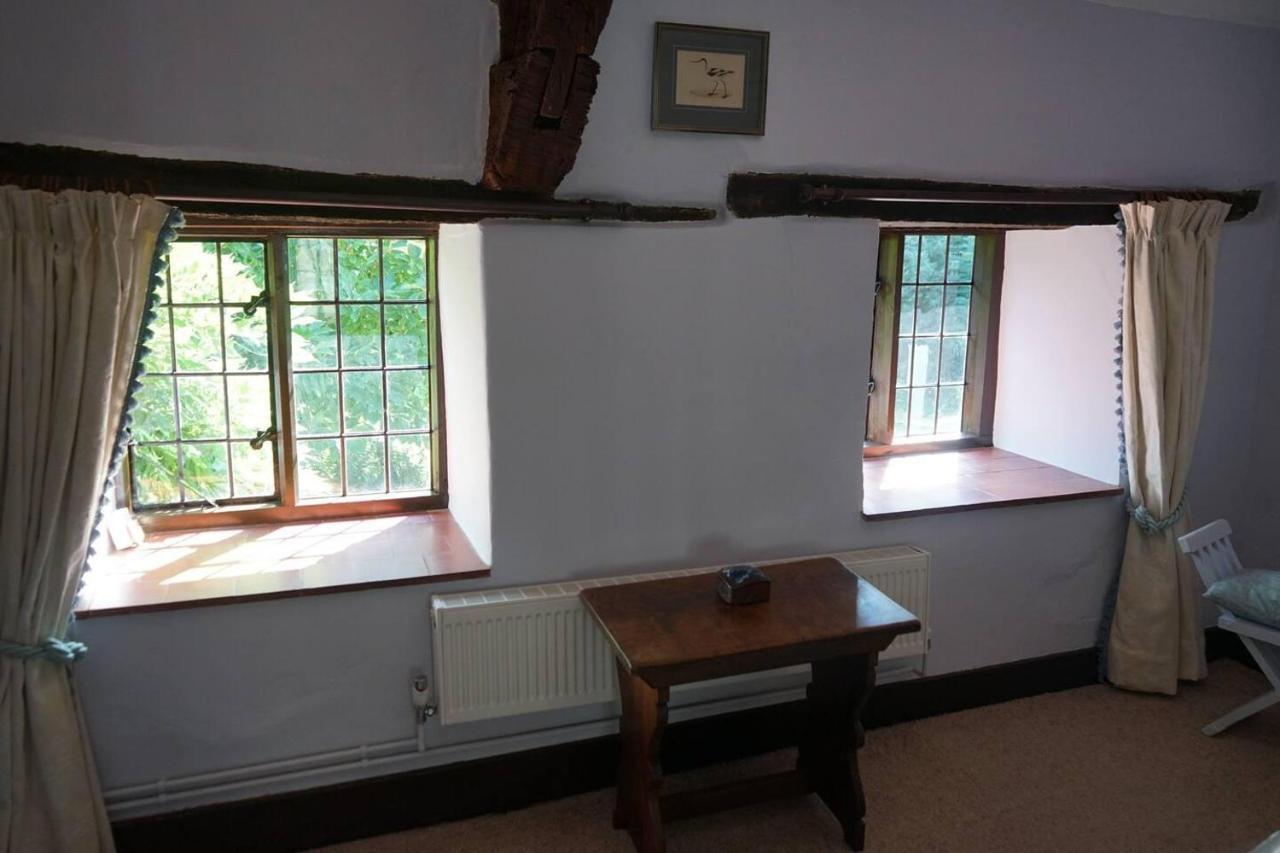 Villa Stunning Historic 2-Bed House in Shaftesbury Exterior foto