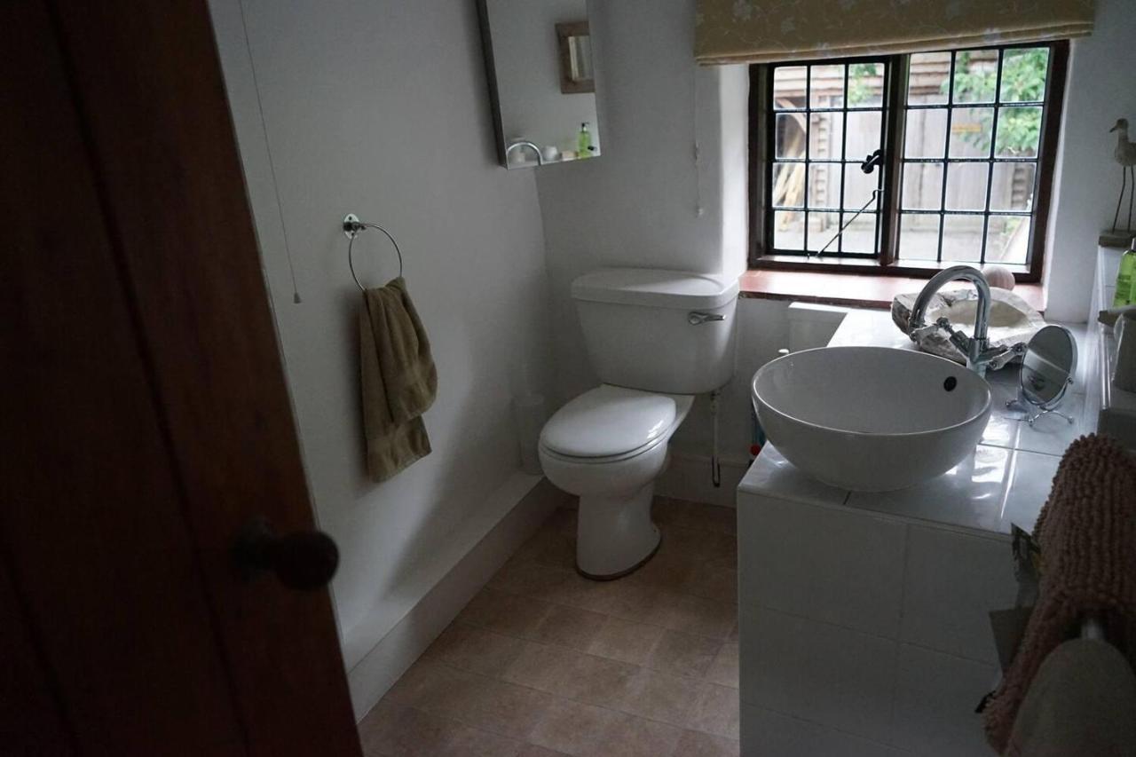 Villa Stunning Historic 2-Bed House in Shaftesbury Exterior foto