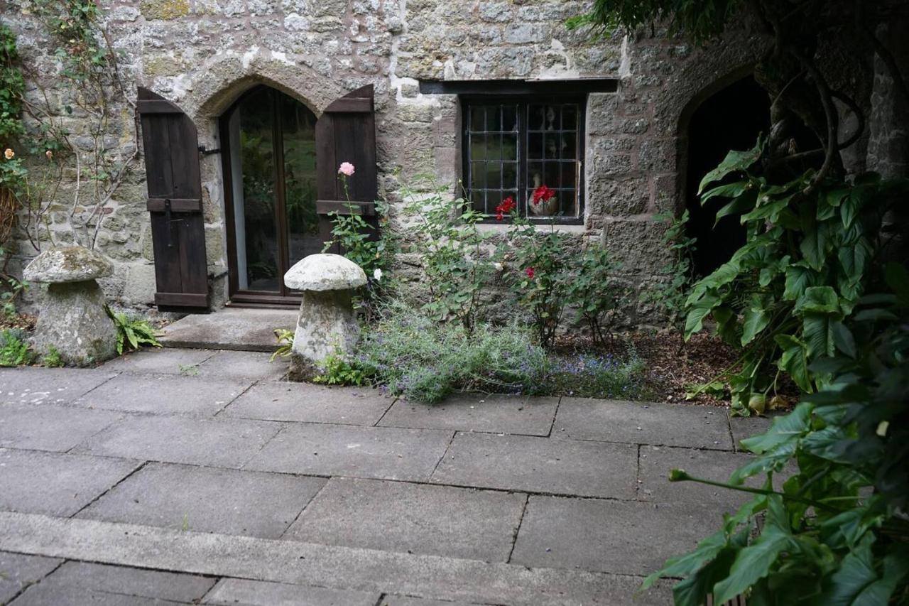 Villa Stunning Historic 2-Bed House in Shaftesbury Exterior foto