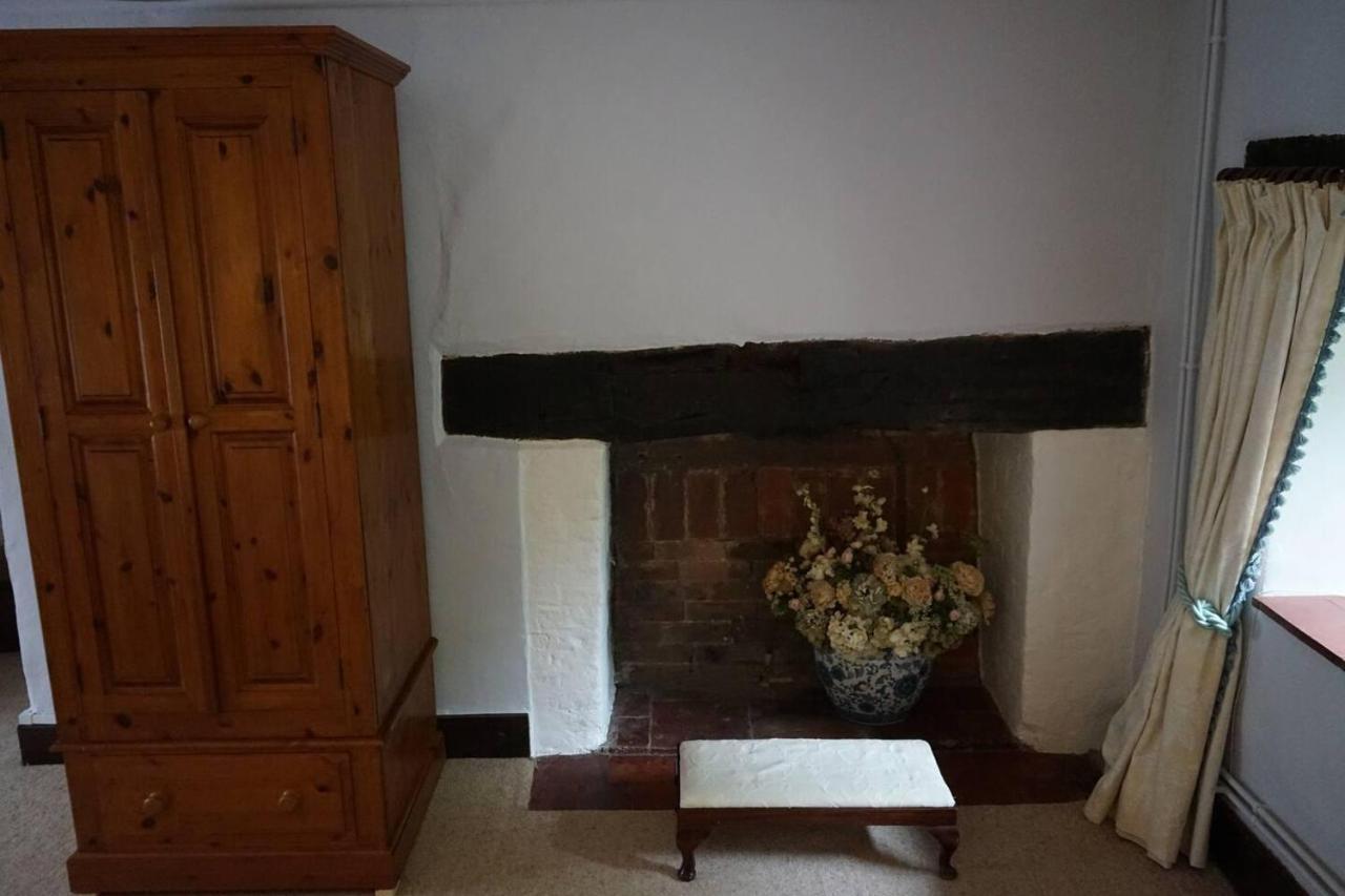 Villa Stunning Historic 2-Bed House in Shaftesbury Exterior foto