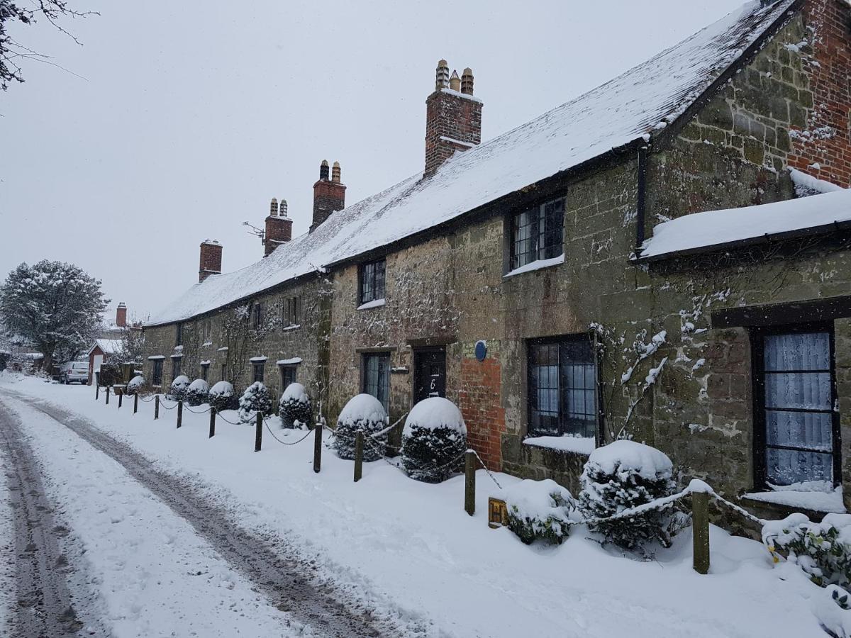 Villa Stunning Historic 2-Bed House in Shaftesbury Exterior foto